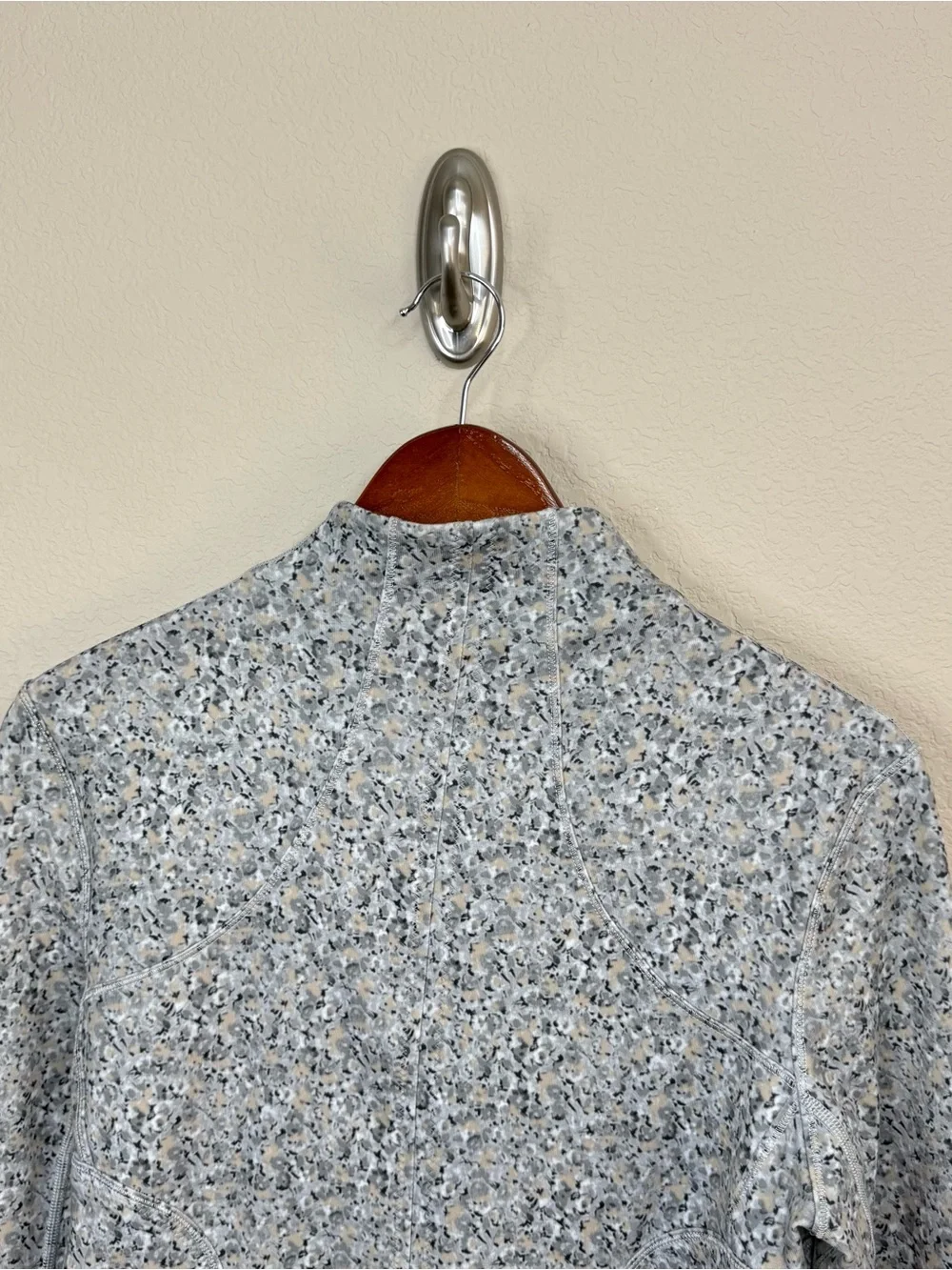 LULULEMON Forme Jacket Yoga Cuffins Petite Fleur Silver Spoon Gray Women’s Sz 10